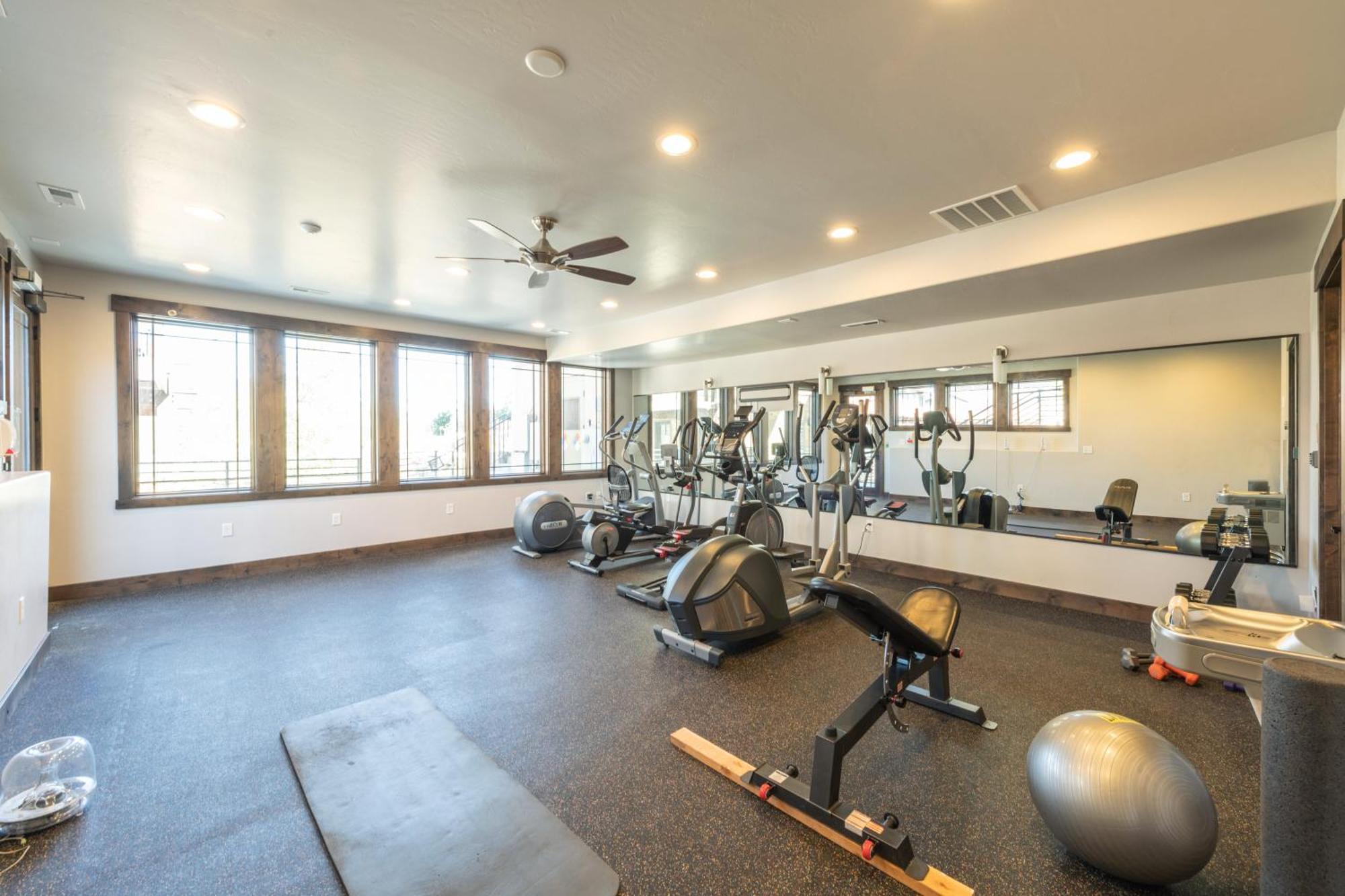 Blackstone Luxury 2Br, Walk To Skiing At Cabriolet, Mountain View, Shared Pool And Hot Tub, Gym Парк-Сити Экстерьер фото
